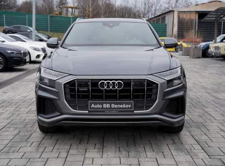 Audi - Q8