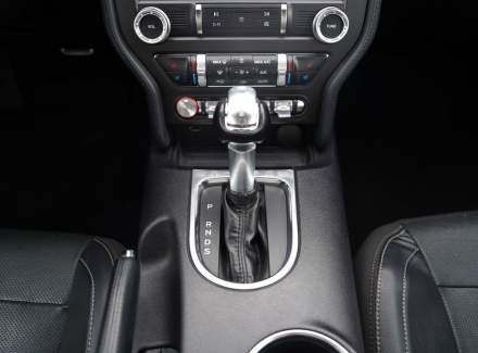 Ford - Mustang