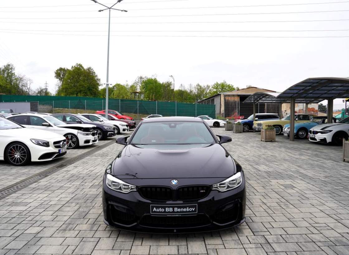 BMW - M4