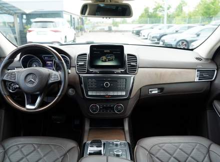 Mercedes-Benz - GLS