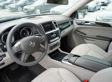 Mercedes-Benz - GL