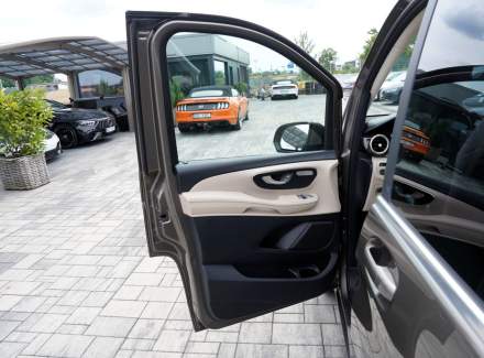 Mercedes-Benz - V-class