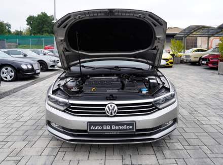 Volkswagen - Passat