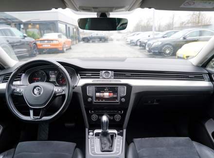 Volkswagen - Passat