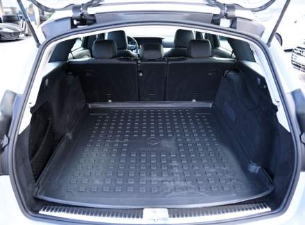 Mercedes-Benz - E-class