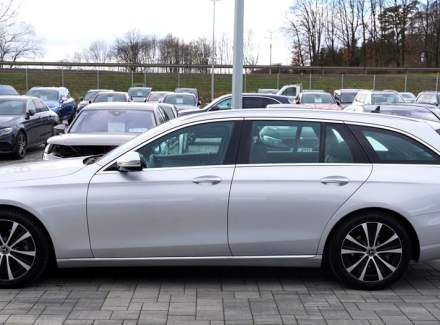 Mercedes-Benz - E-class