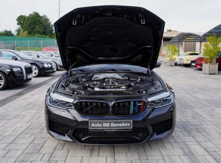 BMW - M5