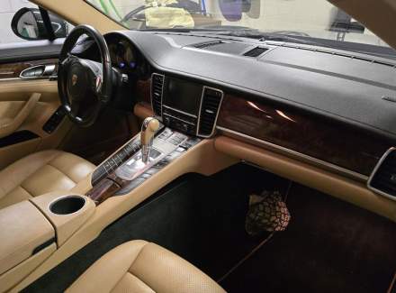 Porsche - Panamera