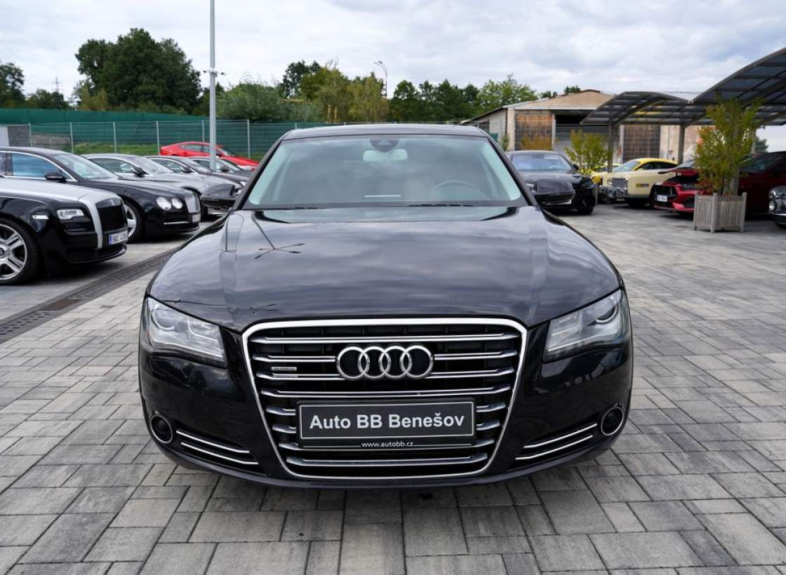 Audi - A8