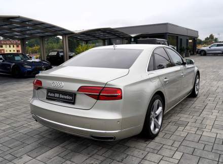 Audi - A8