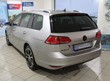 Volkswagen - Golf