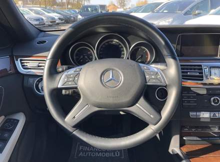 Mercedes-Benz - E-class