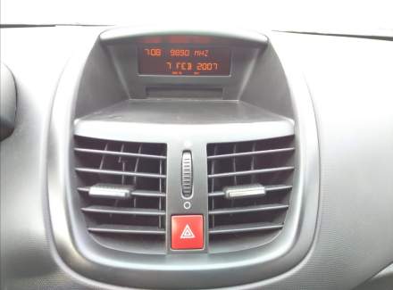 Peugeot - 207