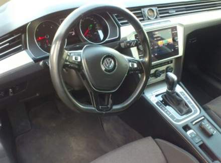 Volkswagen - Passat