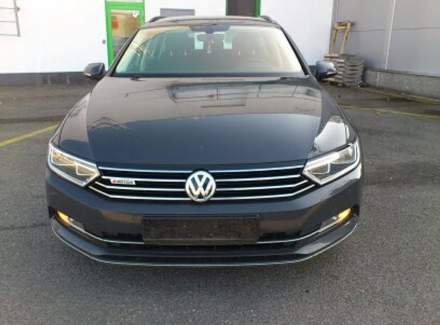 Volkswagen - Passat