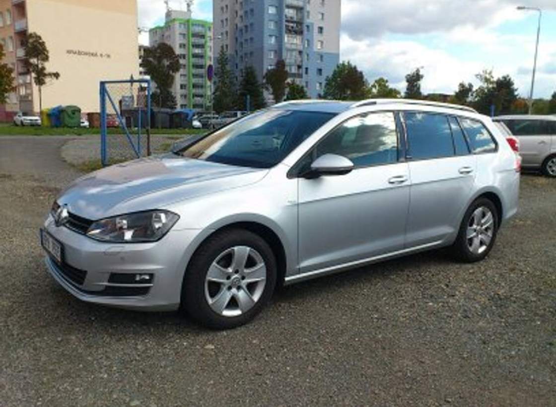 Volkswagen - Golf
