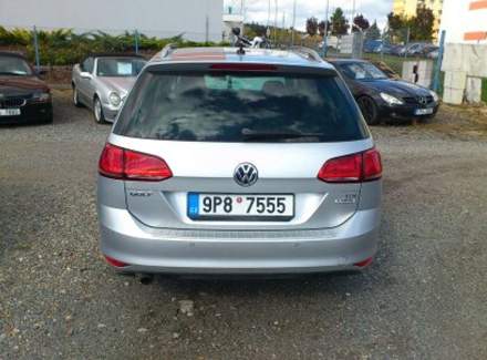 Volkswagen - Golf