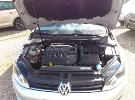 Volkswagen - Golf