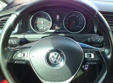 Volkswagen - Golf