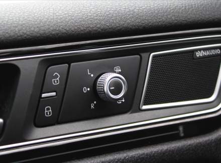 Volkswagen - Touareg