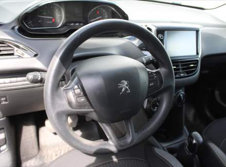 Peugeot - 208