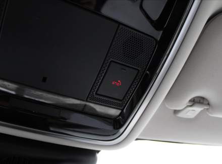 Land Rover - Range Rover Velar