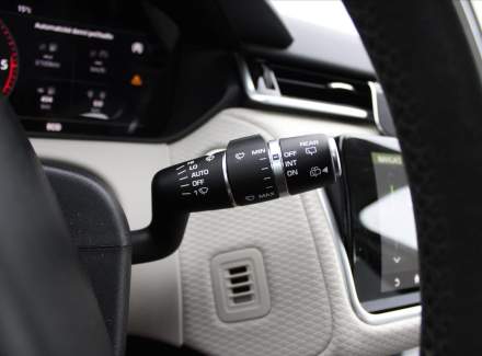 Land Rover - Range Rover Velar