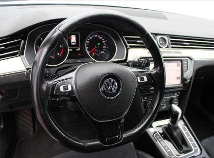 Volkswagen - Passat