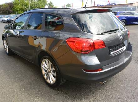 Opel - Astra