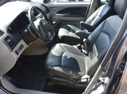 Mitsubishi - Grandis