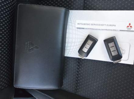 Mitsubishi - Outlander