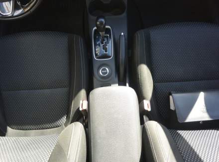 Mitsubishi - Outlander