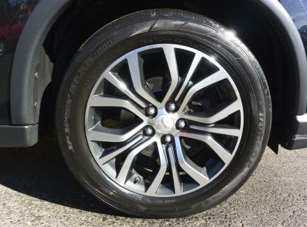 Mitsubishi - Outlander