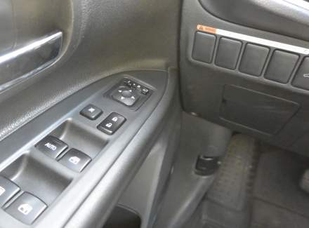 Mitsubishi - Outlander