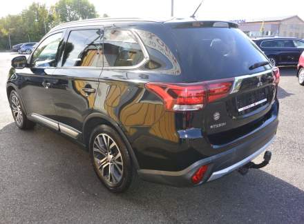 Mitsubishi - Outlander