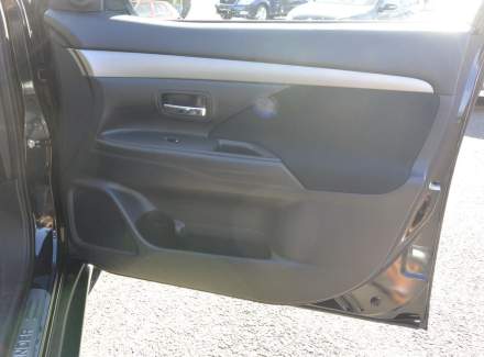 Mitsubishi - Outlander