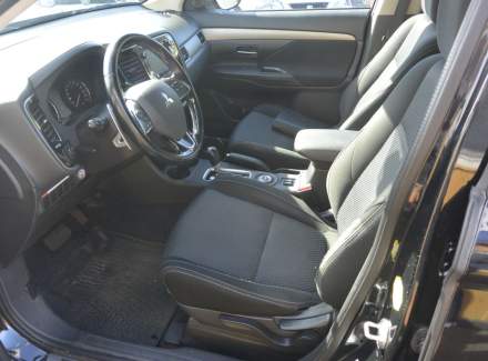 Mitsubishi - Outlander