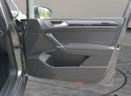 Volkswagen - Touran