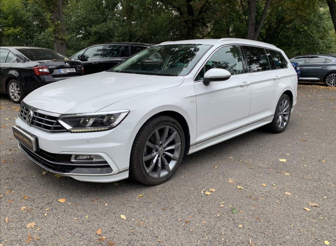 Volkswagen - Passat