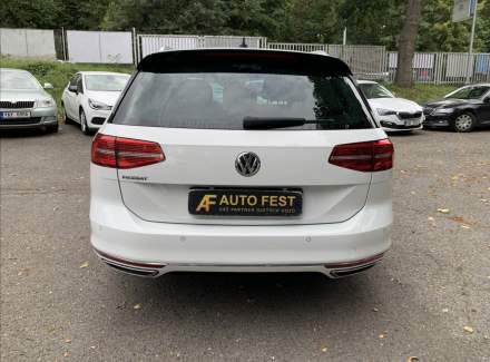 Volkswagen - Passat