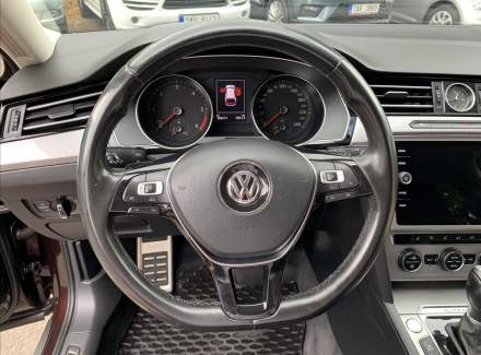 Volkswagen - Passat