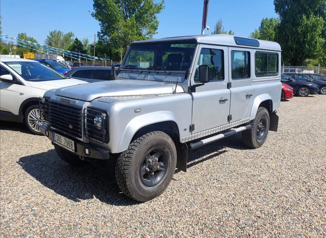 Land Rover - Defender