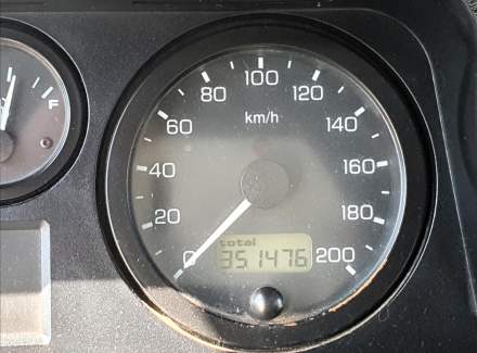 Land Rover - Defender