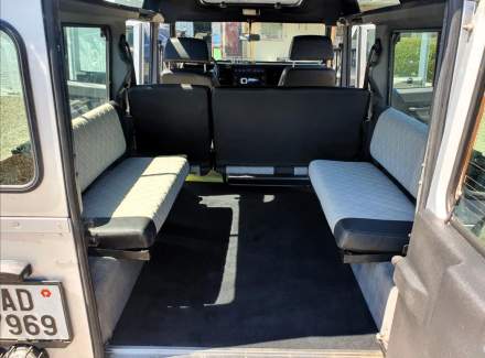 Land Rover - Defender