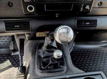 Land Rover - Defender