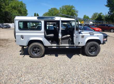 Land Rover - Defender