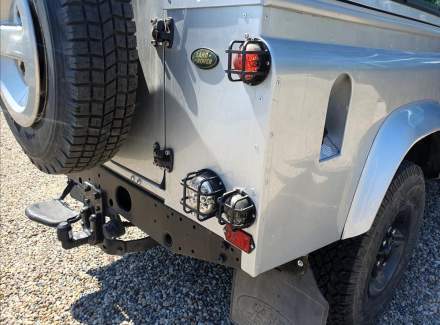 Land Rover - Defender