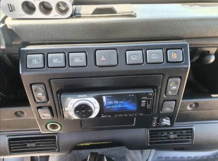 Land Rover - Defender