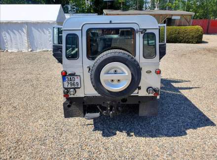 Land Rover - Defender