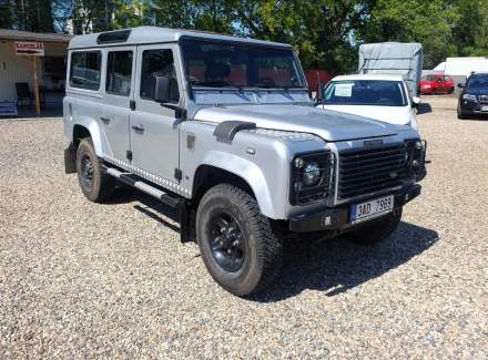 Land Rover - Defender